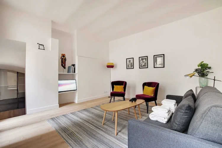 Authentic Apartment - 2br/4p - Monnaie