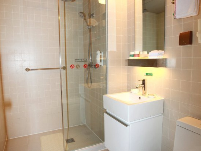 Standard Double room with city view