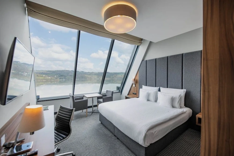 Comfort Double room with lake view