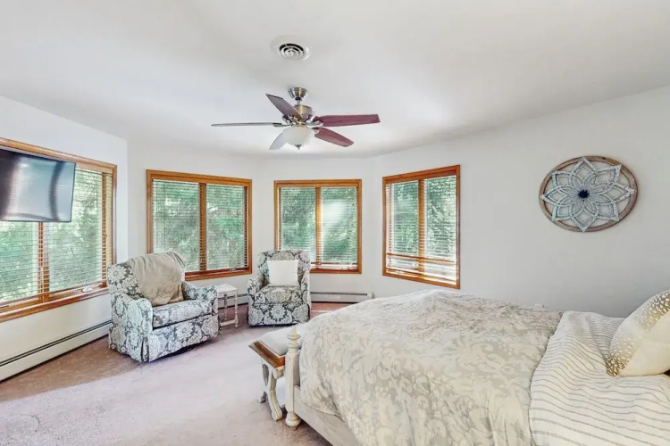 3 BR Lakefront House w/ Private Beach & Dock