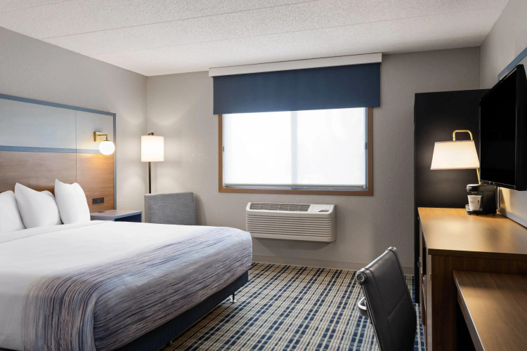 AmericInn by Wyndham Alexandria