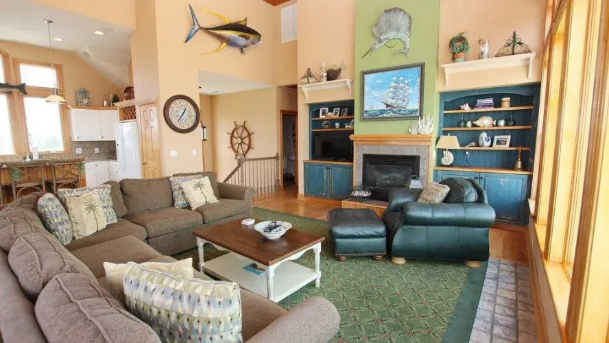 Mellow Yellow - 6 Br Home