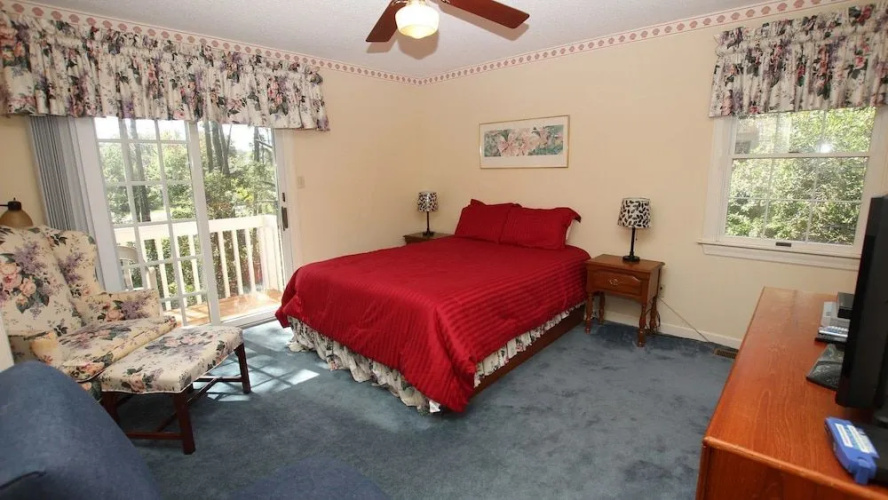 Captains Quarters - 5 Br Home