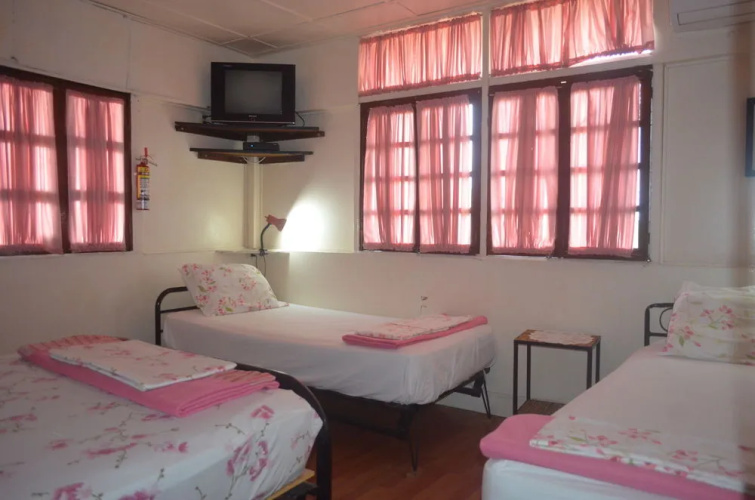 Dim's Hostal