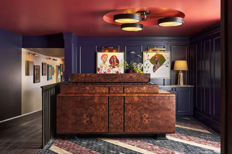Fidelity Hotel