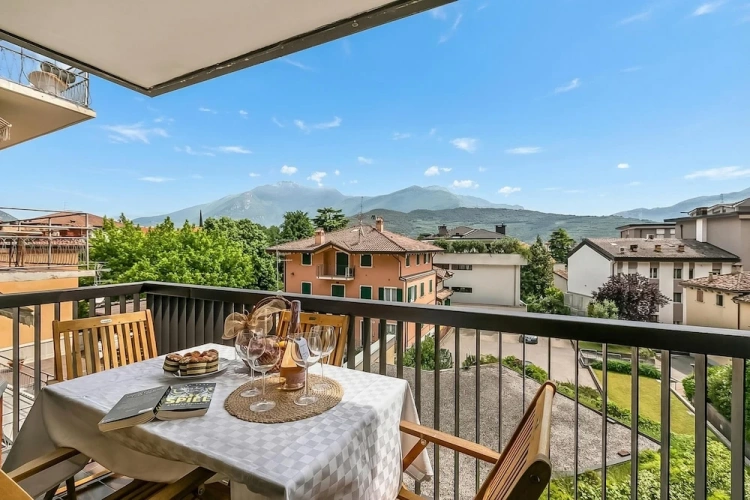Family Apartment with balcony