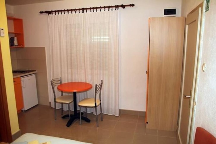Apartments Sini