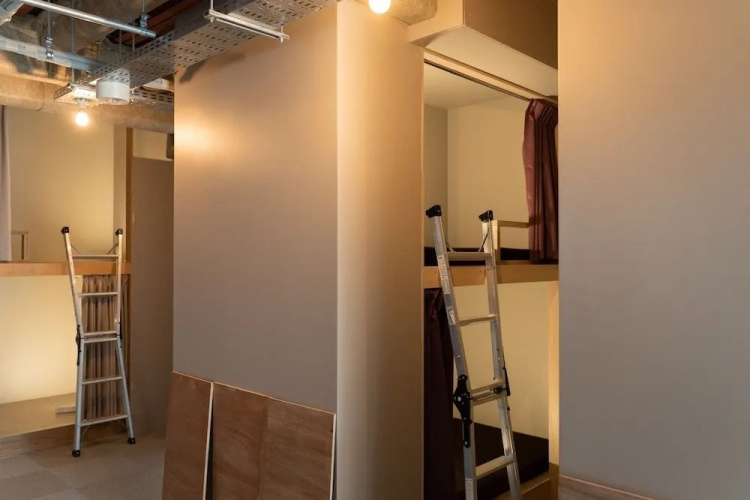Linda Hostel 106