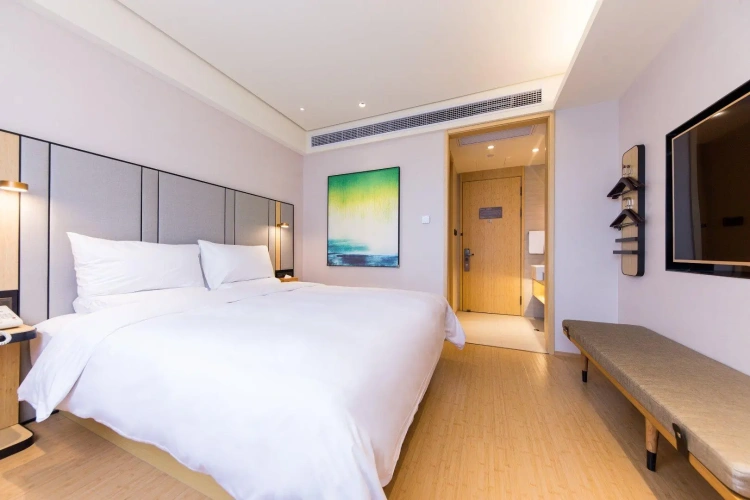 Standard Double room with street view