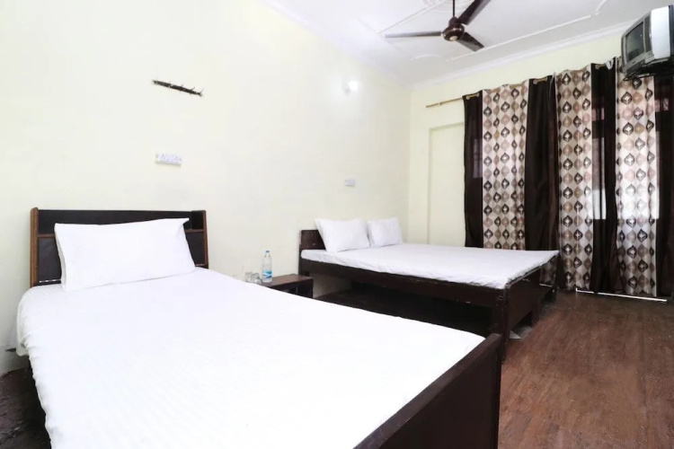 Spot on 41126 Shri Krishankripa Guest House