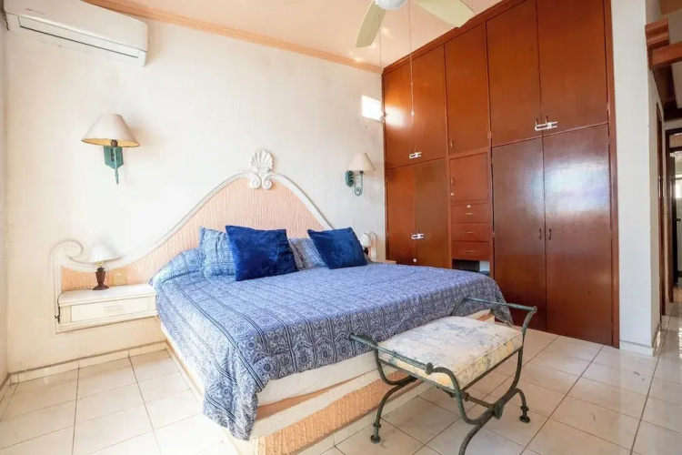 Playa Azul Apt with Sea views & Pool