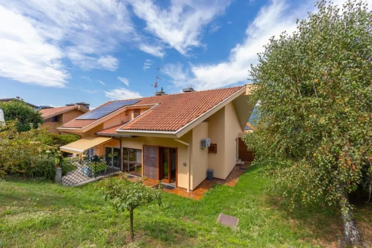2 Bedrooms Cottage