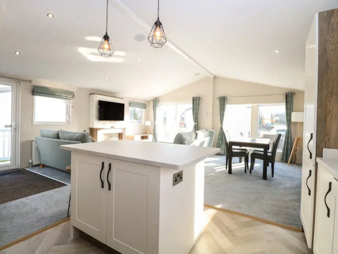 Broadland Sands Lodge