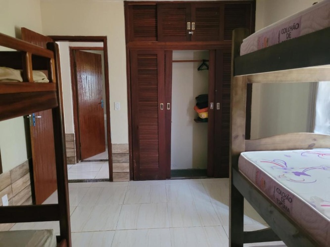 4 Bedrooms Triple Cottage
