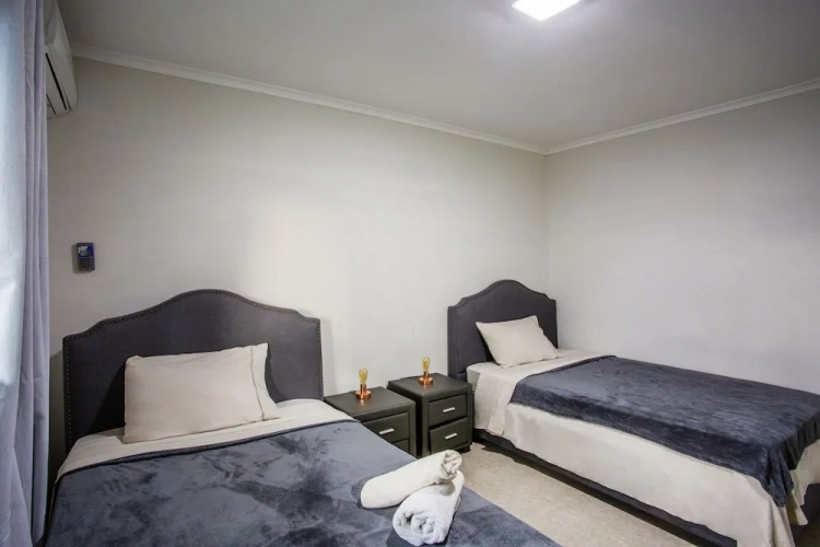 2 Bedrooms Apartment