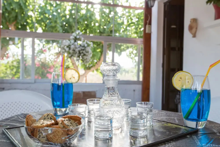 Aadonis Villa