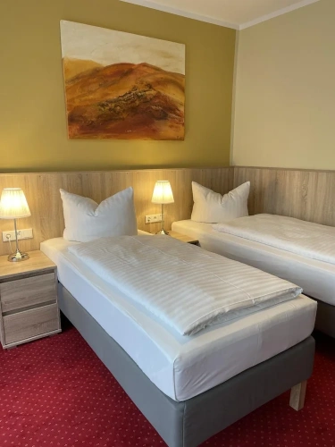 Standard Twin room with balcony