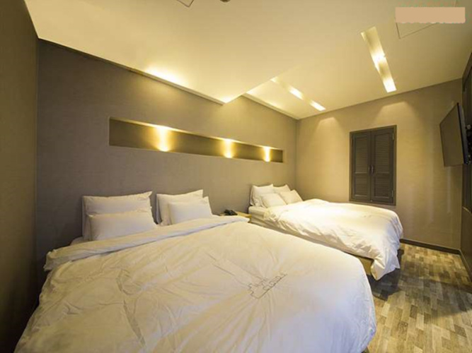 Standard Twin Family room