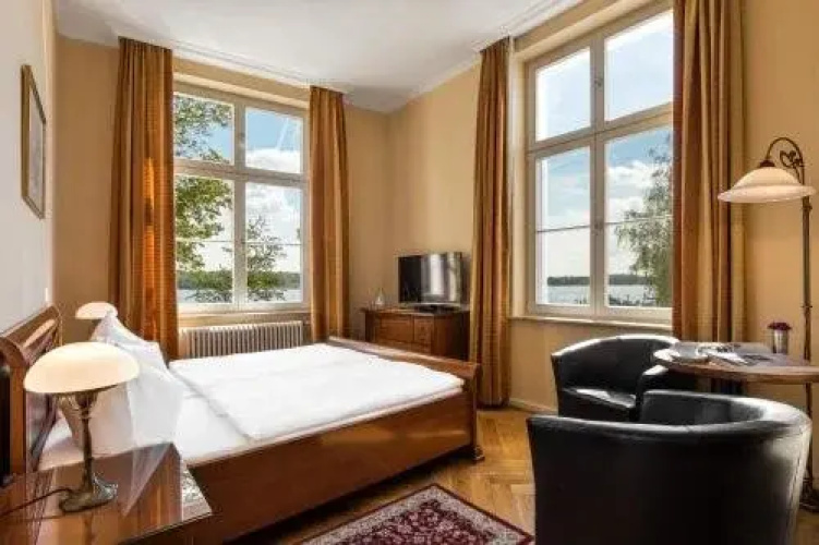 Ferienwohnung Werder: Urlaub direkt am Wasser