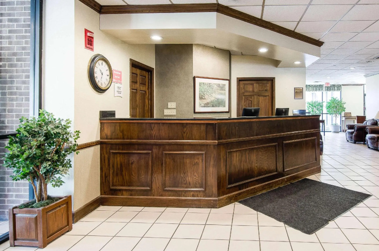 Econo Lodge Inn & Suites Norton - Wise South