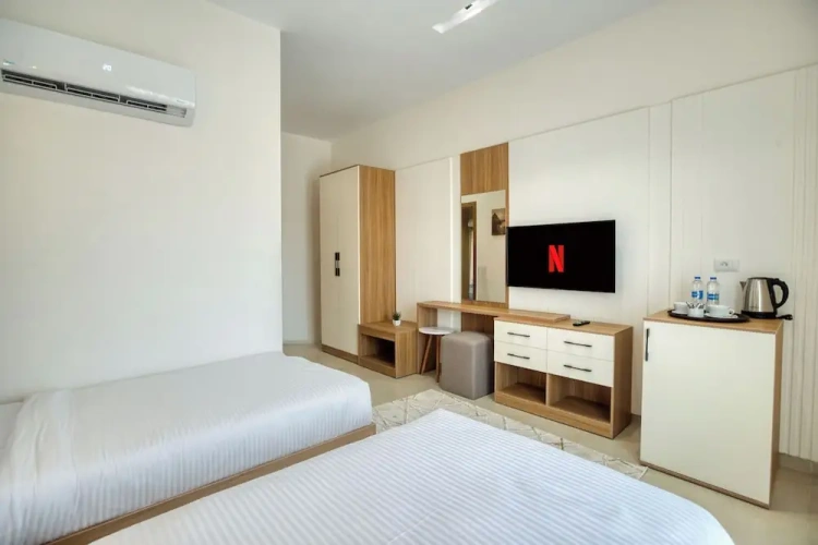Economy Twin room with city view