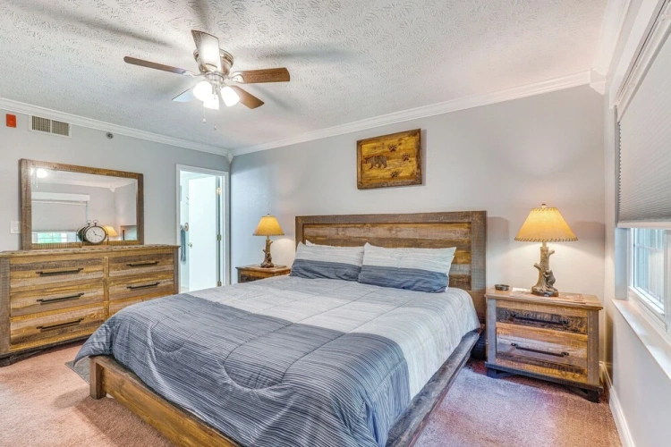 2 Bedrooms Apartment