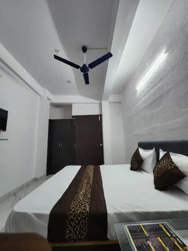 Hotel Viraj
