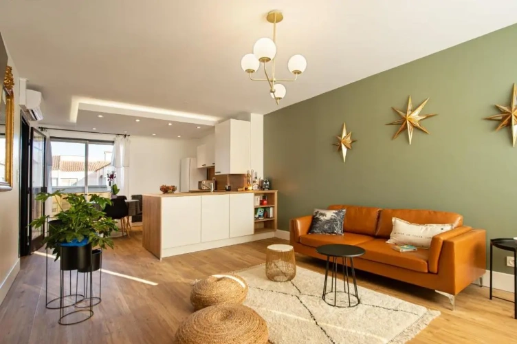 2 Bedrooms Apartment