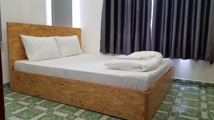 White House Hostel