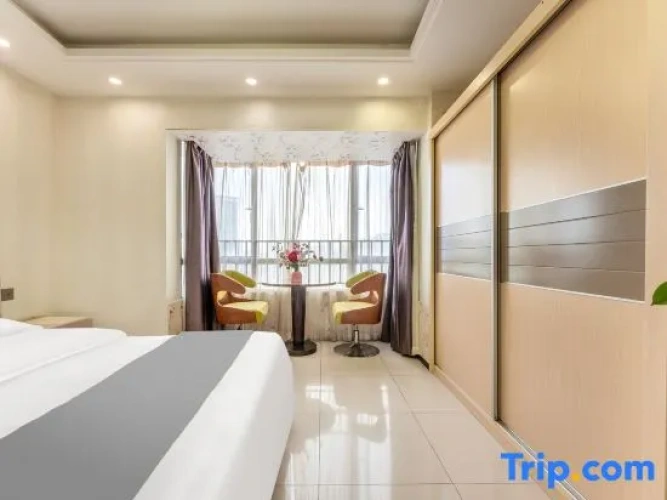 1 Bedroom Double Suite with balcony and with city view