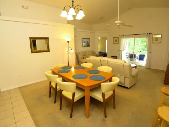 4 BED Pool Home Overlooking Reserve