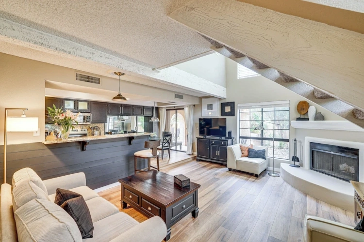 2 Bedrooms Apartment