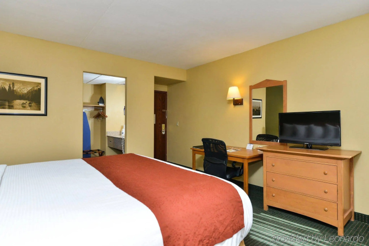 Holiday Inn Express & Suites Phoenix - Tempe by IHG