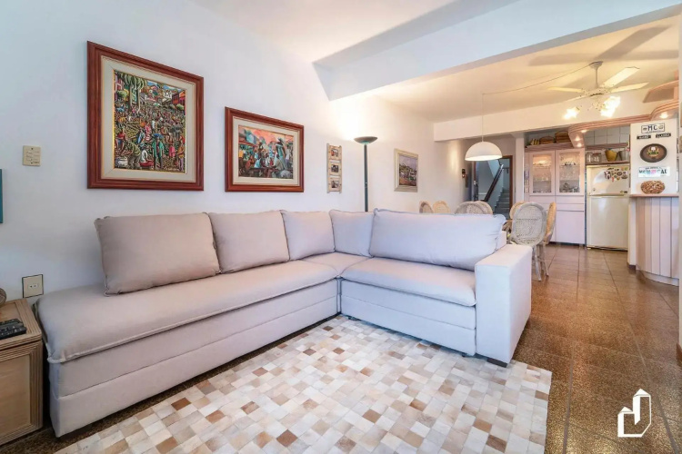 Apartamento com 02 dormitórios