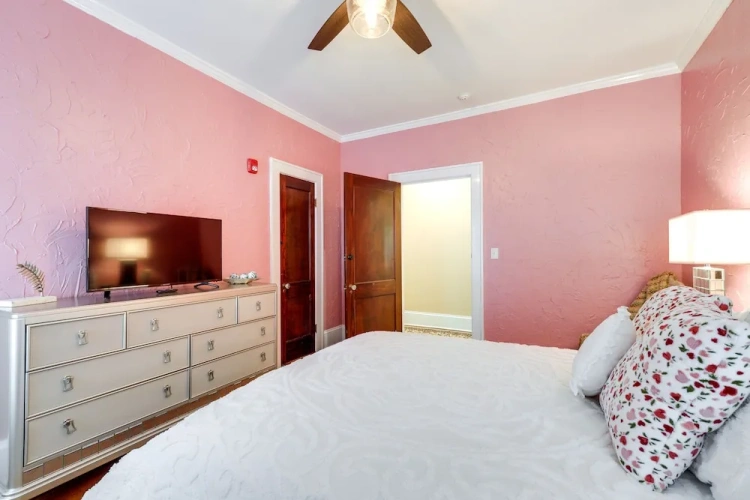 3 Bedrooms Cottage