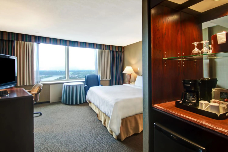 Crowne Plaza Edmonton Lacombe photo 6