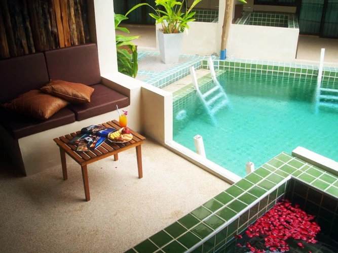Standard room with balcony and with pool view