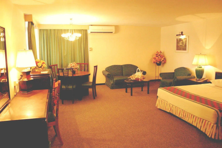 CentrePoint Hotel