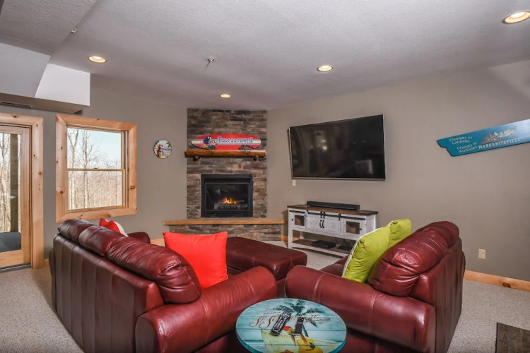 Footsteps from Fun 1 Bedroom House