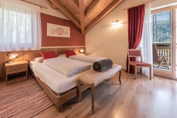 1 Bedroom Comfort Double room with mountain view