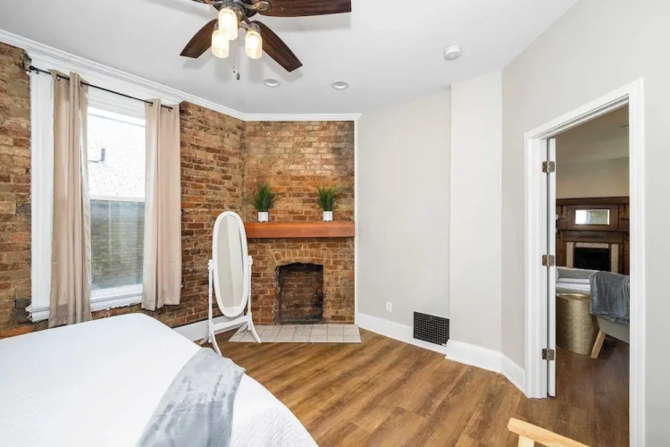 Ludlow Lodge w/ City Views