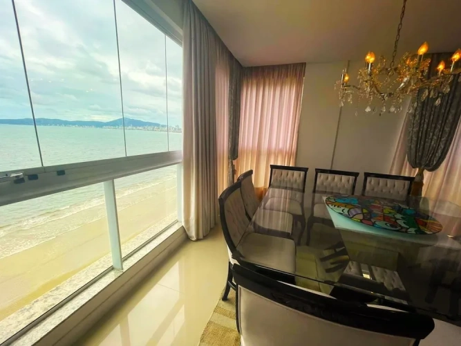 Luxury Apartment with balcony