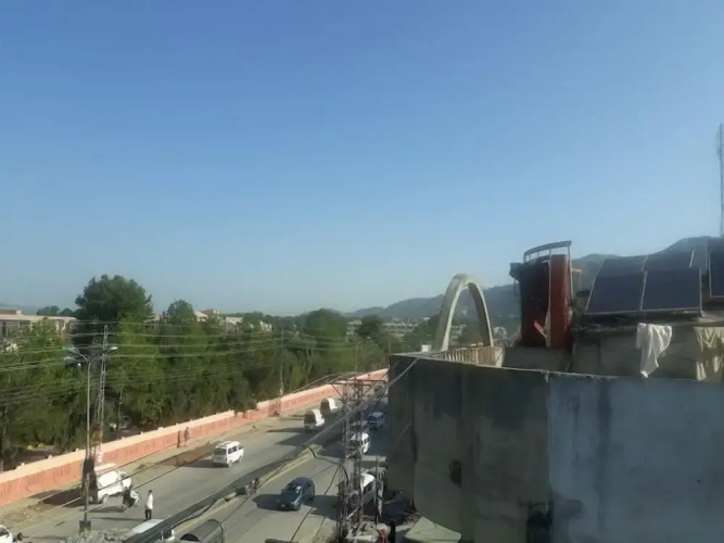 Lalazar Hotel & Restaurant