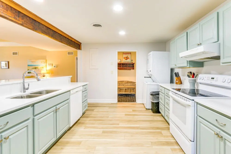 5 Pools: Pet-friendly Palmetto Dunes Condo!