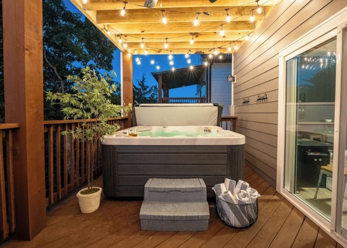 4 Bedrooms Premium Suite with partial view
