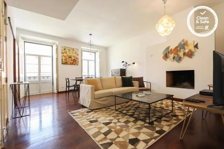 2 Bedrooms Apartment