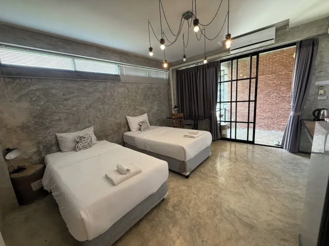 Standard Twin room with balcony