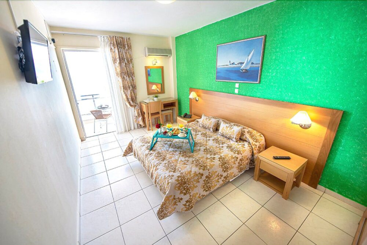 Hotel Avra