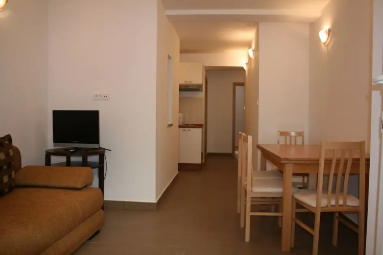 Apartments Mrduljas
