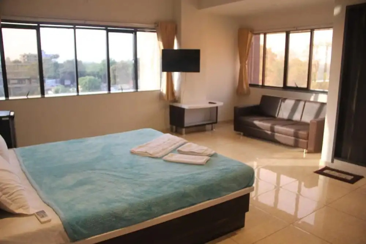 Dev Motel & Banquet